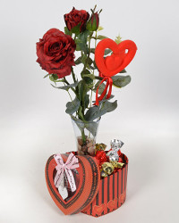 Подарки к Новому году от цветочного магазина в Петах Тикве «ОМАНУТ БЭПЕРАХ»